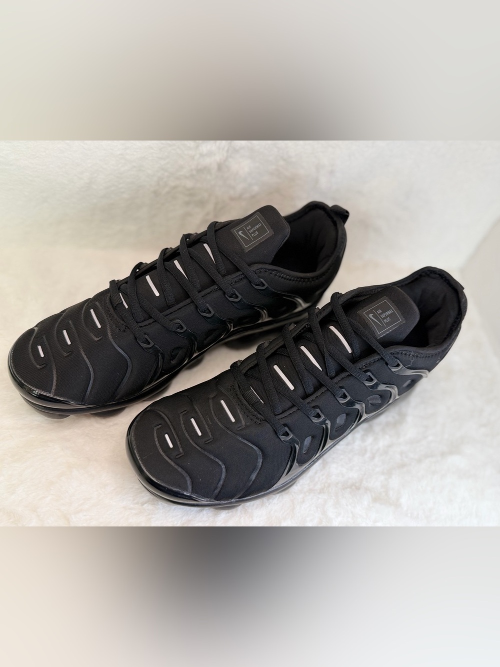 Nike Men's Black Low-Top Running Sneakers